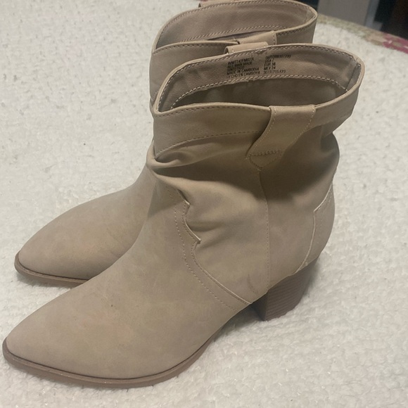 Boots - Picture 1 of 3